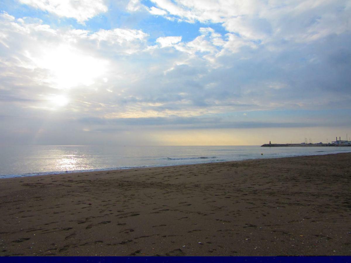 Carihuela Beach Торремолинос Экстерьер фото